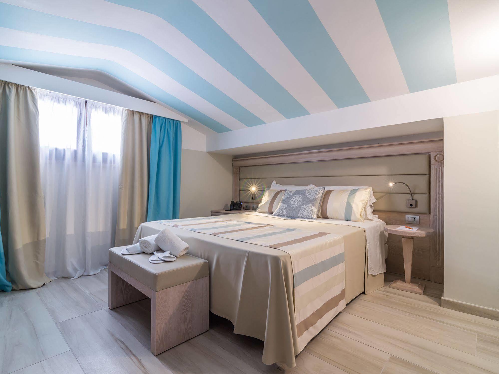 Hotel L'ambasciata De Charme 3*